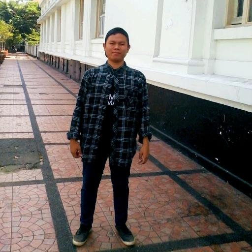 Melampaui garis yang tak ada akhirmya,...