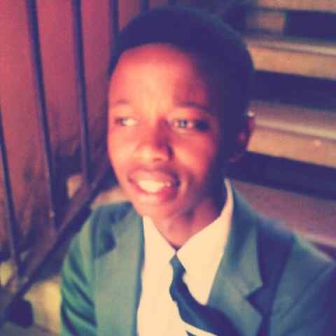 Yehmolo's profile picture. Relaxed..