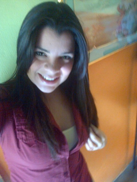 Humanitaria ★me encanta ayudar a los demas★  no dejo de sonreír a la vida y de ser agradecida con Dios por todo lo que me ofrece! ☺