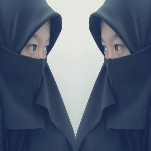 I can't live for other people . I've got to do what's right for you, even if it hurt some of the people I love ♥