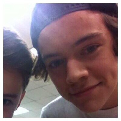 This account i mad it to help 1d fanodm and Justin bieber fanodm who got 0/5 i send Dms and rt spam just follow me and rt ❤️❤️