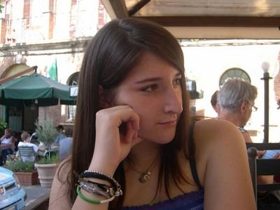 Trova qualcuno per cui valga la pena sorridere.