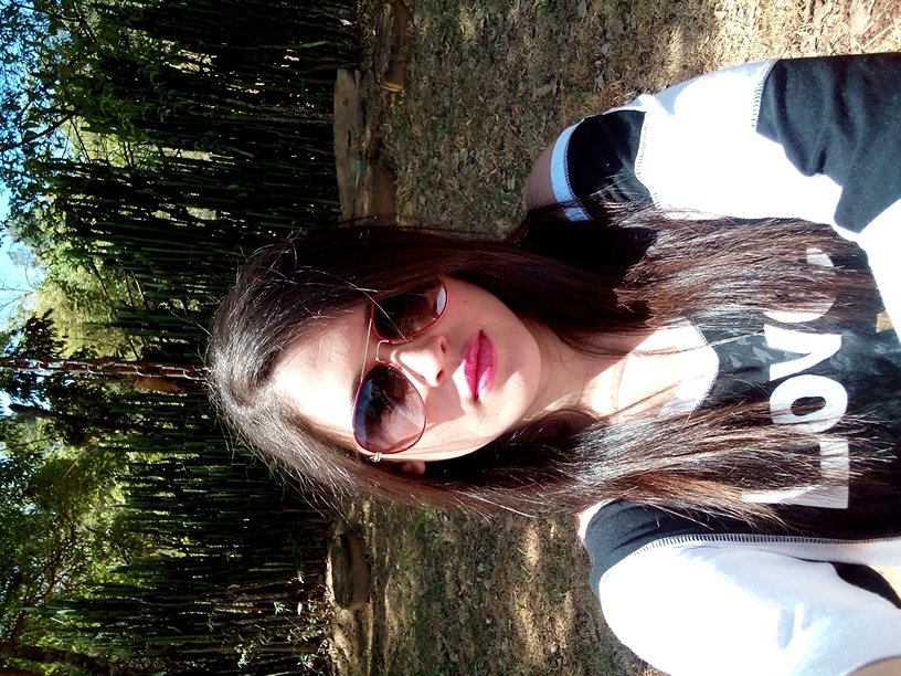 gosto de viver intensamente cada segundo e se eu quero uma coisa eu corro atras até conseguir