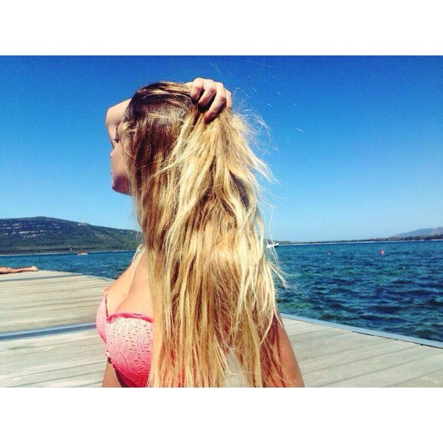 SaraZanazzi's profile picture. Io sono un animale di lusso; e il superfluo m'è necessario come il respiro.