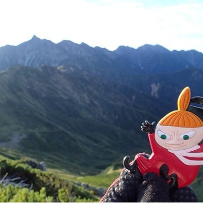 一日12時間働きます。たぶん。