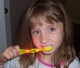 #1 kid's toothbrush in America! Flashing light for 60 seconds to indicate proper brushing time