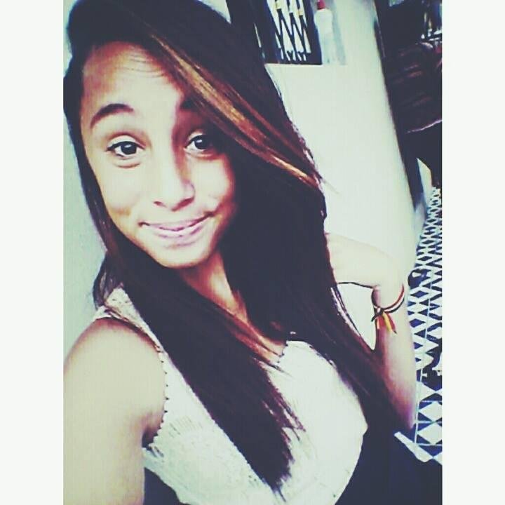 EmillyBolada Profile Picture