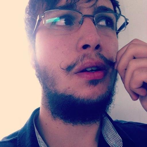 Falo merda aqui e ali, e sou barbudo. Só.
