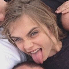 É uma famy baseada na série skins onde você cria o personagem e não o ator, por exemplo a Alex e não a Selena, mais ou menos isso. Divirtam-se.