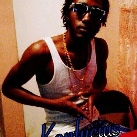 konfucius (Andre Kerr) a young producer who endeavors to prefect his craft by starting his own label AMK Pro to create instrumentals.