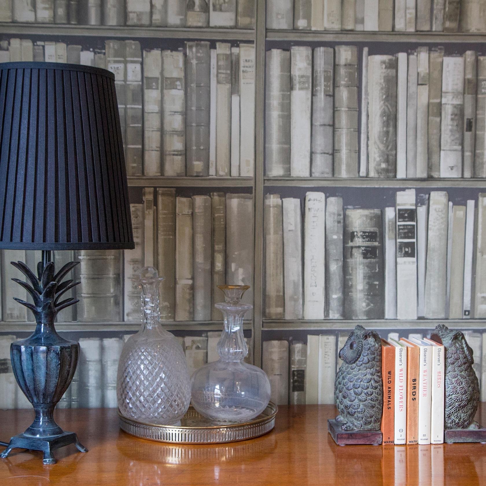 Interior Designer & Stylist, based in Winchester, creating evolved spaces with a strong focus on spatial design, using contemporary and decorative pieces.