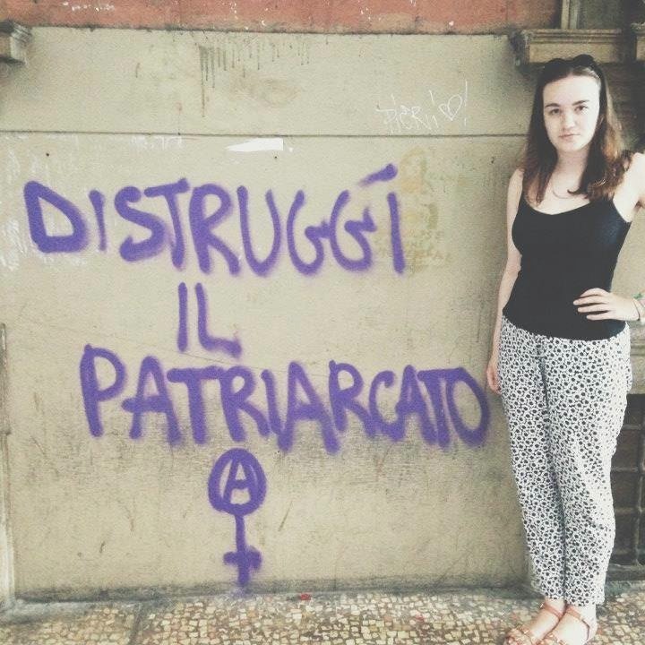♀ she/her