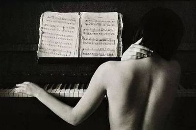 vivere, per non morire dentro.... scrivere, per tornar se stessi... sorridere per te  e nessun altro...