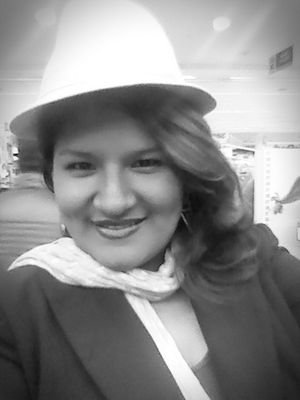 Abogada, amante de la música, soy fanática del baile, una mujer alegre, divertida, e inteligente jajaja..
