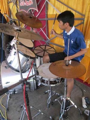 zisantoso31's profile picture. drummer L')VE abu-abu | IG: @azisantoso | path: Azis Santoso
