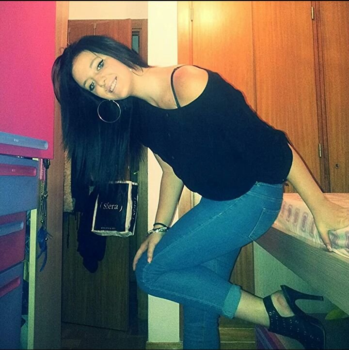 jessymoral85's profile picture. Un amigo me enseño, que la vida es mas bella si te ries de ella, venga como venga. ;)