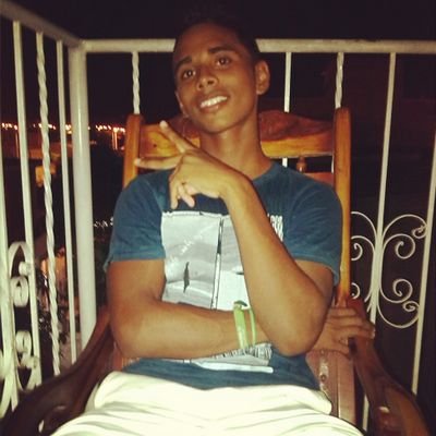 No se puede ser fuerte con alguien que es tu debilidad...
FUTBOL♥'
