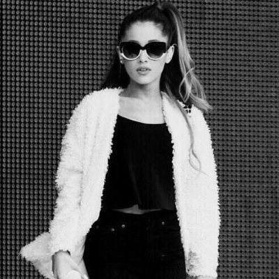 TakiToAri's profile picture. I gave you a free follow so please follow me @periwinkbutera • https://t.co/FEB2PIp0d7