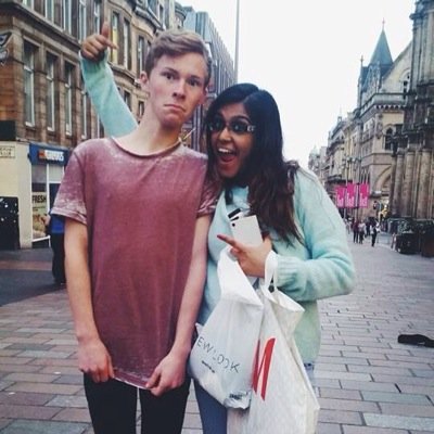 Living in Glasgow
Love my friends and going out partying with them!
Going on the xfactor next year so look out for me 
Add me on facebook: Sadafty Tabs