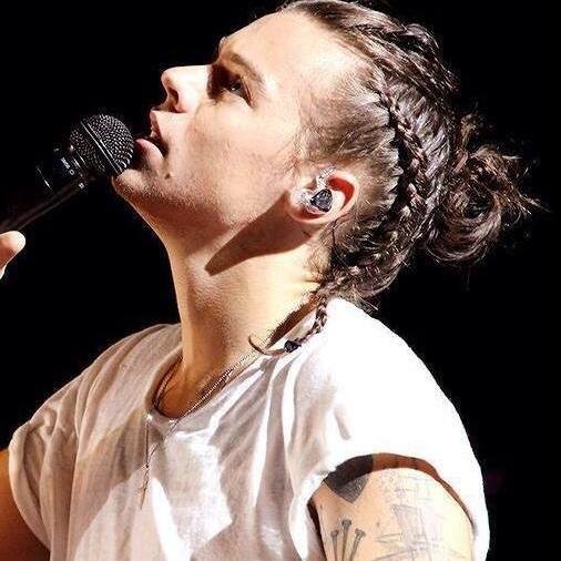 I'm Directioner LOVE ME LOVE @ HARRY STYLES @ JUSTIN BIEBER I LOVE POP MUSIC!! SEGUIME 
https://t.co/nbEC76YUbX
YTE SIGO! follow me and I follow