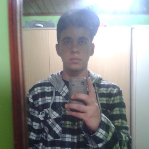 signo leão,time: corinthians,niver:6 de agosto, alegra brincalhao chato , curto chalie brown jn , e etc :D