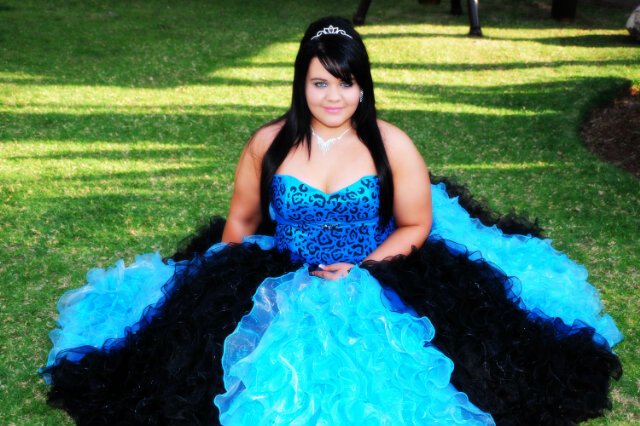 I love being me,I'm spontaneous,outgoing and love to be around my friends,family and boyfriend!*..Jesus is my Hero!*☺♥