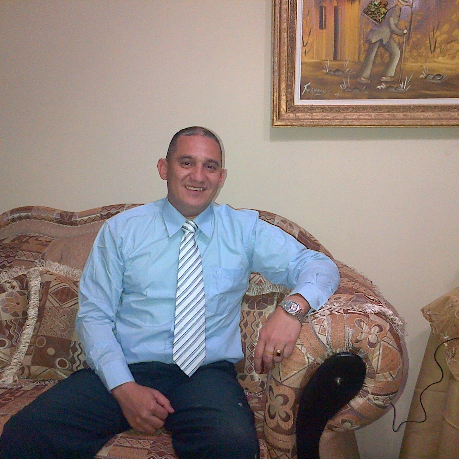 licenciado en administracion  me gusta cultivar las amistades