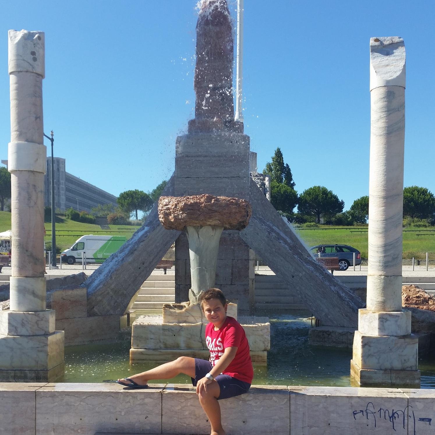 Estudie Magisterio en Escuela Universitaria Maria Inmaculada Antequera.
Adminstrativo en molletes Padepan. Madre y orgullosa de mis niños.
100% Antequerana.