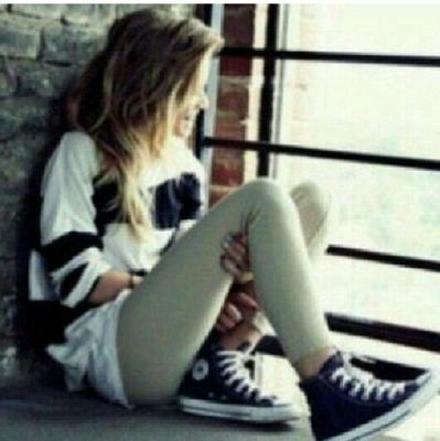 ‏‏‏‏آحَدُهَم عِبْث بِ قَلبْيَ فَ ﭑصِبحَ يَنبضُ  بإسّمِہَ كِل دقيقَہَ⭐