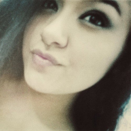 Quiero que muerdas mi boca, quiero que me hagas sufrir :*