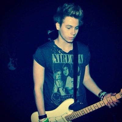 hi i gave you a free follow, go follow @iHemmosPenguin please :)