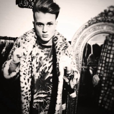 free follow please follow @vampsireland ily x