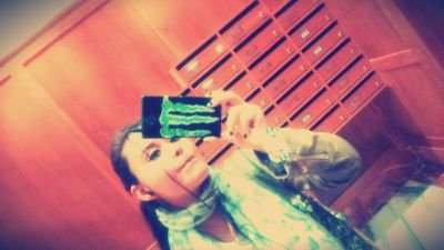 Apasionada por la música, sincera,como amiga un cielo, como enemiga tu infierno ;)