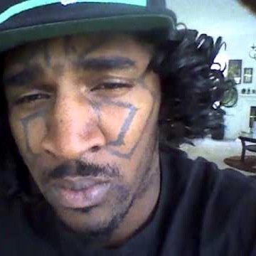daylyt12's profile picture. 