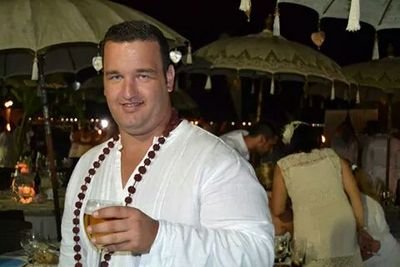 me gusta la musica.salir de fiesta.los videojuegos