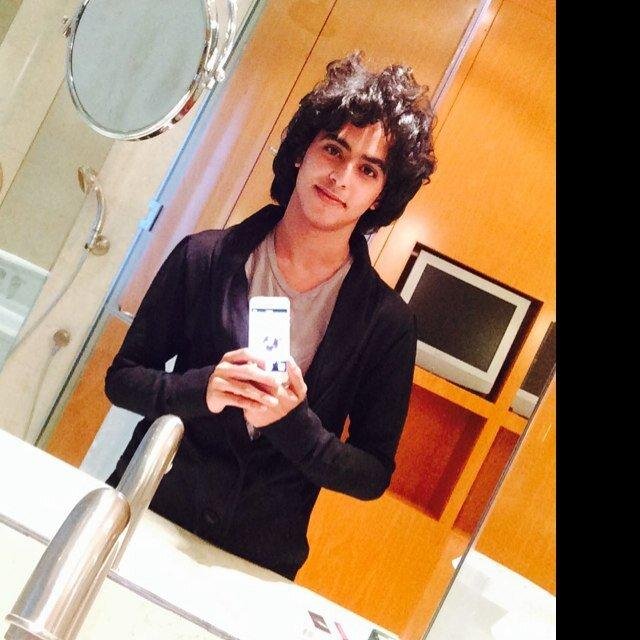 .عنواني الصراحه رومانسيه جدا هداء جدا جميله ومن فوق خشمك واتحداك اعرف نفسي اذوب الي مايذوب محد يلعب علي انا الي العب بس مابي مزاج لاني احب ماحب العب