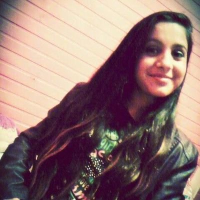 Uma garota sincera , humilde ,musical e amiga !