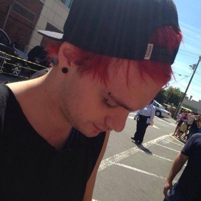Free follow from @snapbackmikey95 , NOW FOLLOW HER FOR A CHANCE TO GET A DM TO 5SOS BAND ACCOUNT