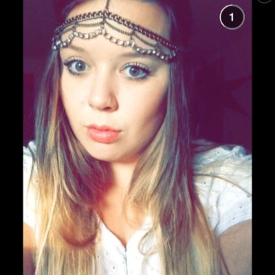 Ashley , 23 // Instagram - ashleighrev2