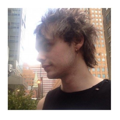 visionary. sorta punk. guitarist & vocalist. hockey player. daddy, only if you want me to be. 18.