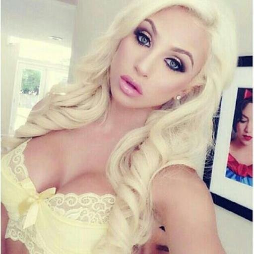 I'm a millionaires daughter, rich and fabulous. Obviously I'm stuck up but.. I mean why wouldn't I be? [Roleplay|Single]