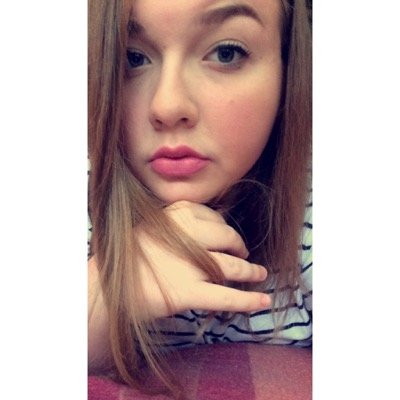 Hi everyone!My name is Esther/Modell/Photographer/never give up!