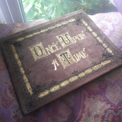 Henrys_Book's profile picture. I am the Book, I am hungry. I will eat Storybrooke. #LeagueOfEvilItems