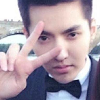 Yifan and Food. Yummy~