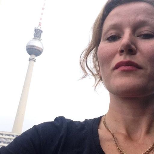 Proud mother of 4. TV-producer at public service. Married to an irishman. Tweets 50/50 swe/eng.