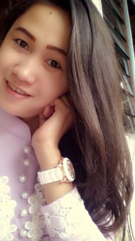 AdekEvita's profile picture. 