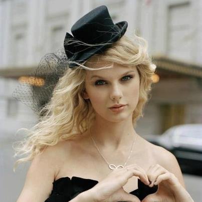 ashley (💙,🧡)🔴✨ ❤️ Memecoin