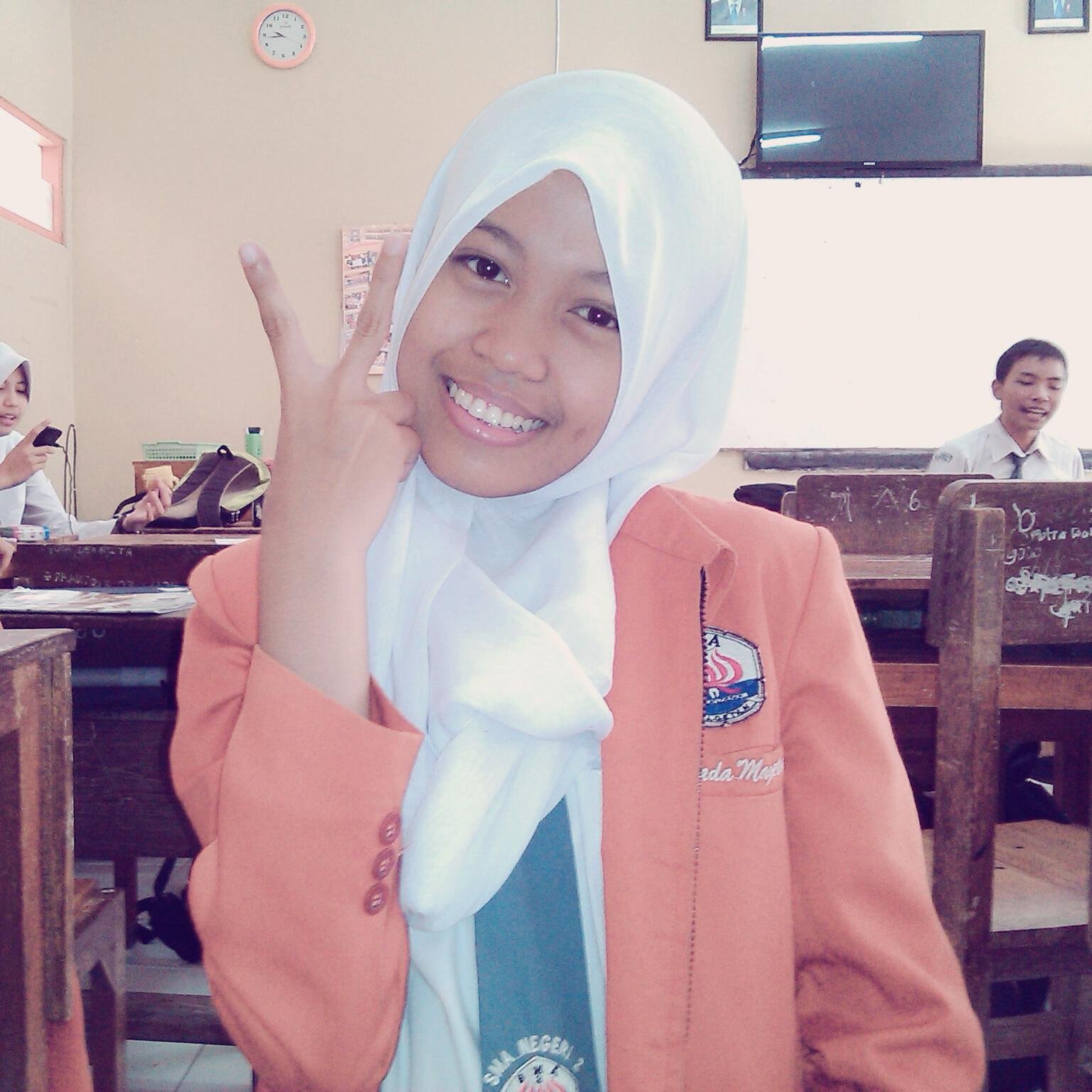 When someone left you, do not cry because that is the message that you're going to get a better one.  (ɔ ˘⌣˘)~♡