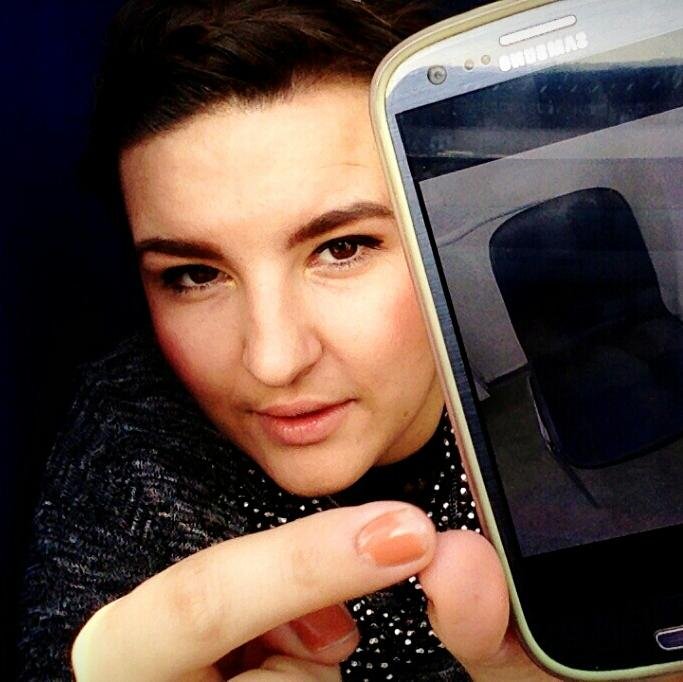 MeeelJooo's profile picture. UxID-IxD-HCI-DesignProcess-Aesthetics-AvantGarde-Art-Playfulness-Provocative-NewTech-QueerFeminist-Equality-Politics-Love @aarhusuni #InformationTechnology