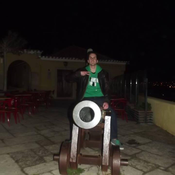 Oporto,Portugal I love music and Sports...
